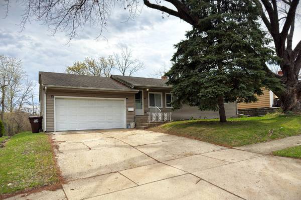 504 Parkside DR, Rockford, IL 61108