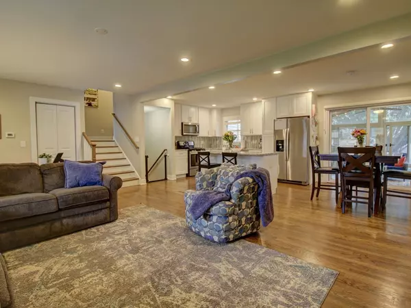 Glen Ellyn, IL 60137,3S165 Cherrywood LN