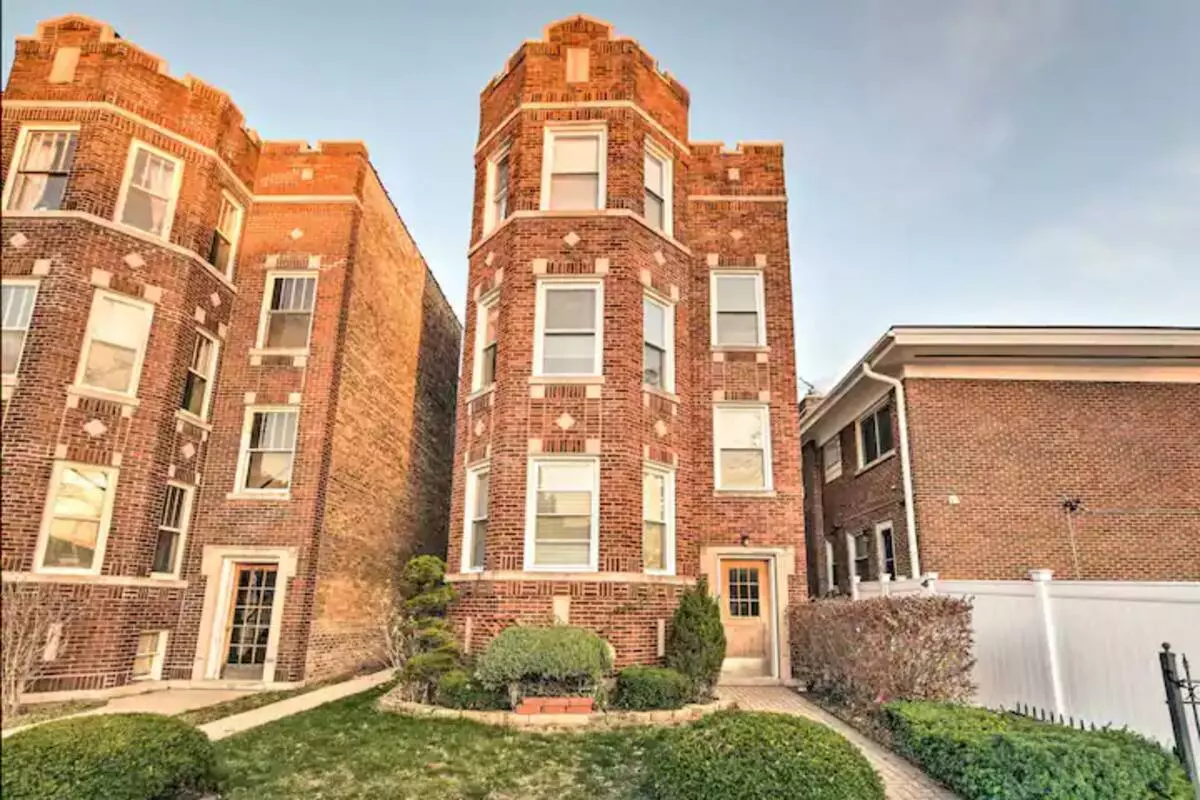 Chicago, IL 60625,5413 N Artesian AVE