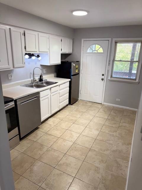 Broadview, IL 60155,1160 W 18th ST #1W