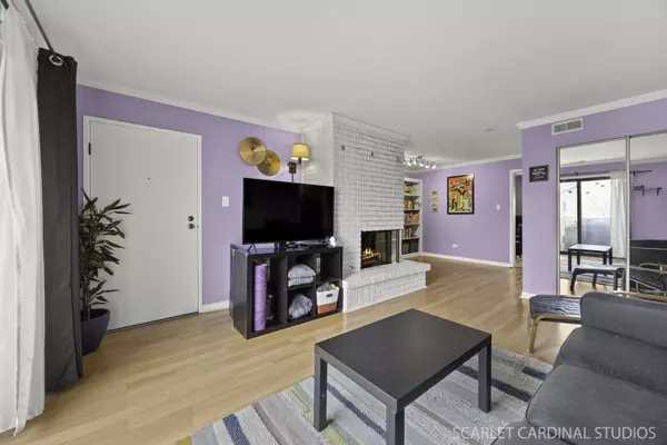 Lombard, IL 60148,1404 S Fairfield AVE #62C
