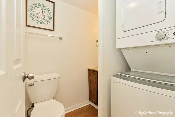 Round Lake Beach, IL 60073,528 Meadow Green LN