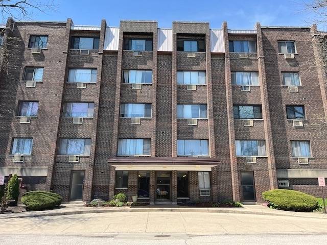 4624 N Commons DR #403, Chicago, IL 60656
