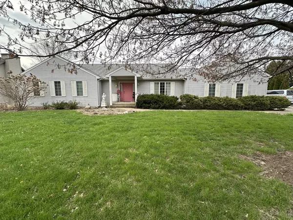 103 E South Mahomet RD, Mahomet, IL 61853