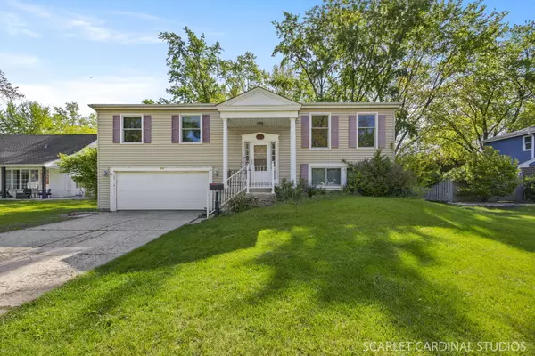 212 S River RD, Naperville, IL 60540