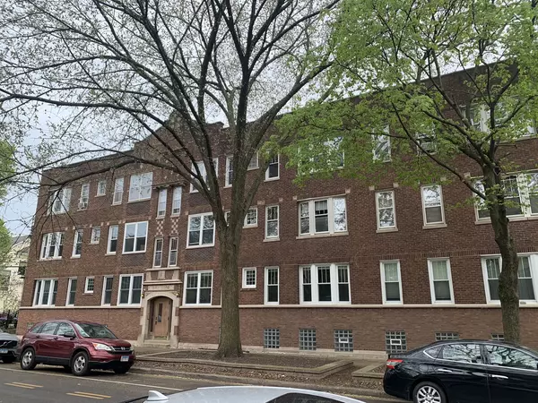Chicago, IL 60613,1469 W Berteau AVE #203