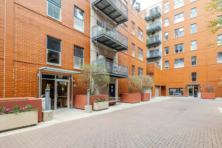 1222 Chicago AVE #304, Evanston, IL 60202
