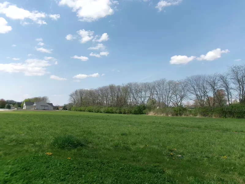 710 Arrowhead DR, North Utica, IL 61373