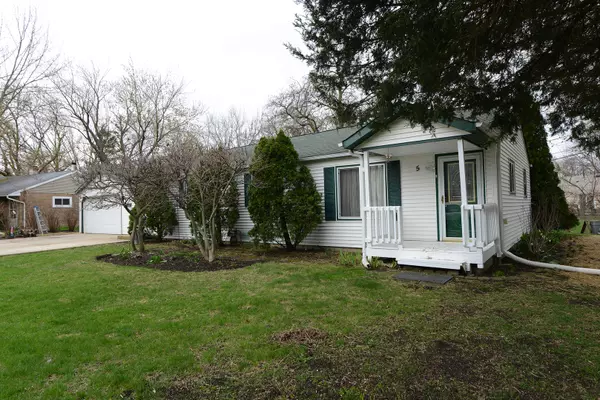5 Butterfield RD, Lake Zurich, IL 60047