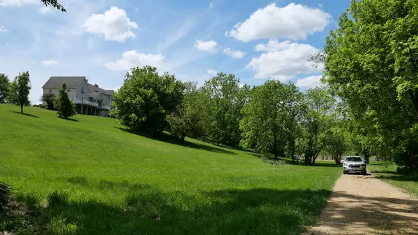 Elizabeth, IL 61028,2346 W Longhollow RD