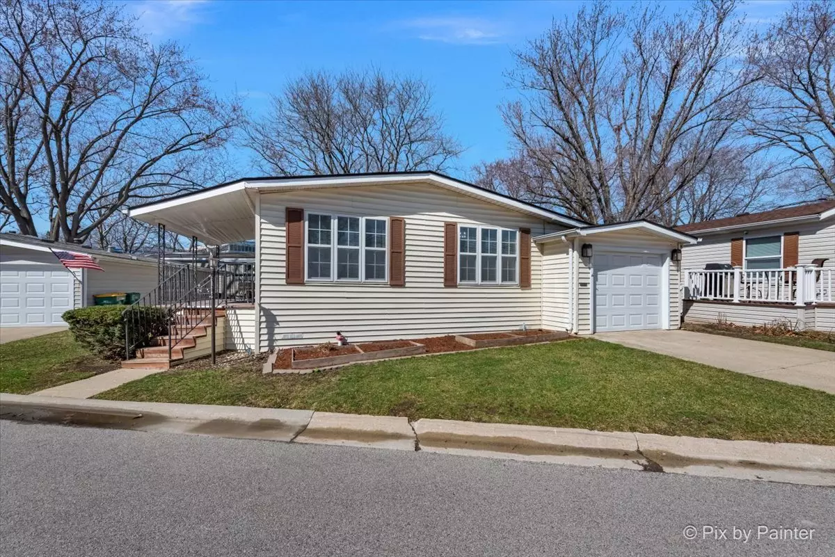 Elgin, IL 60123,220 Melbrooke RD