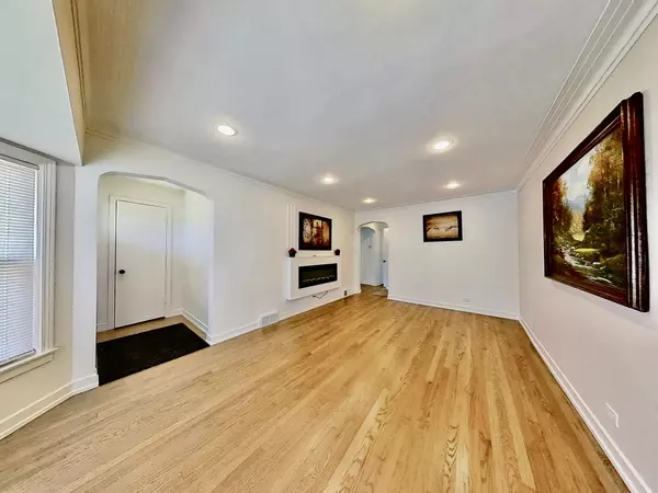 Chicago, IL 60652,8033 S Troy ST