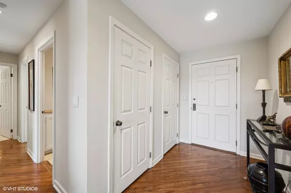 Northbrook, IL 60062,1220 Rudolph RD #5F