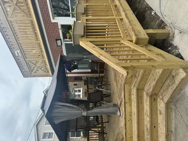 Chicago, IL 60617,8110 S Chappel AVE