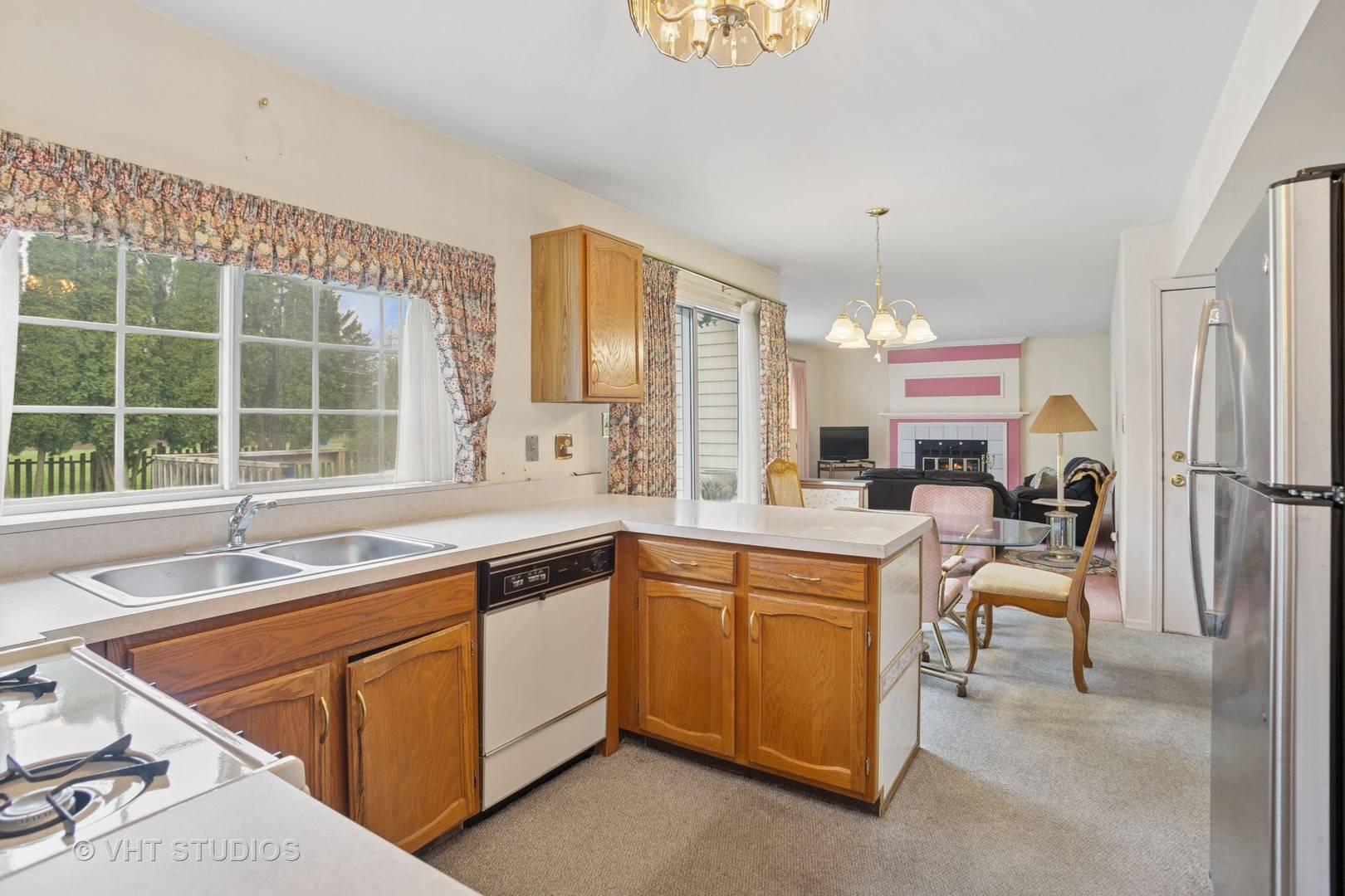 Wheeling, IL 60090,695 W Paddock DR