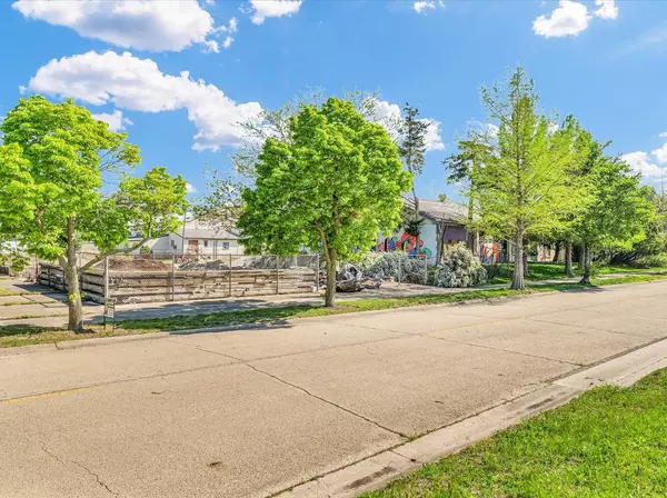 Rantoul, IL 61866,121 E Neal DR #1