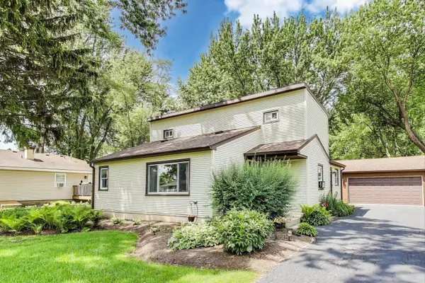 2021 Oak DR, Mchenry, IL 60050