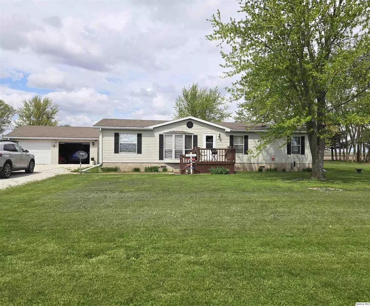 Augusta, IL 62311,1103 E Main