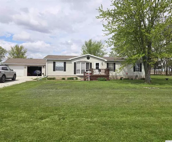 1103 E Main, Augusta, IL 62311