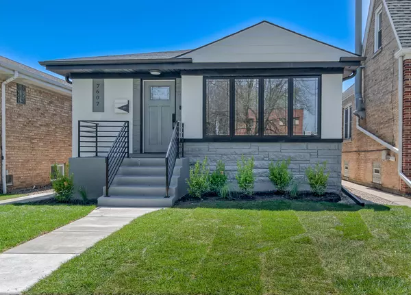 Chicago, IL 60631,7607 W Devon AVE