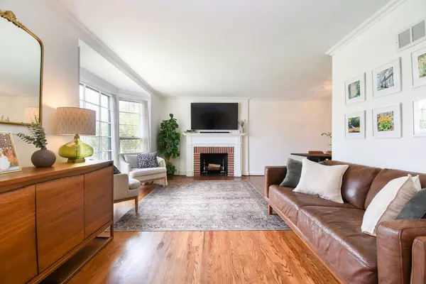 Western Springs, IL 60558,Address not disclosed