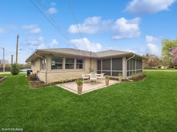 Elgin, IL 60123,1220 Demmond ST