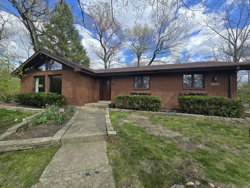 38355 N Chicago AVE, Wadsworth, IL 60083