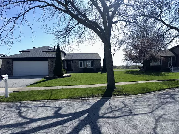 749 Old Meadow RD, Matteson, IL 60443