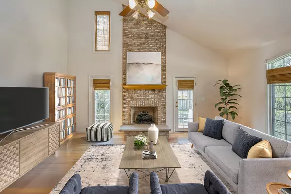 Western Springs, IL 60558,5512 Heritage CT