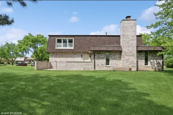 Flossmoor, IL 60422,2932 Bonnie Brae Crest