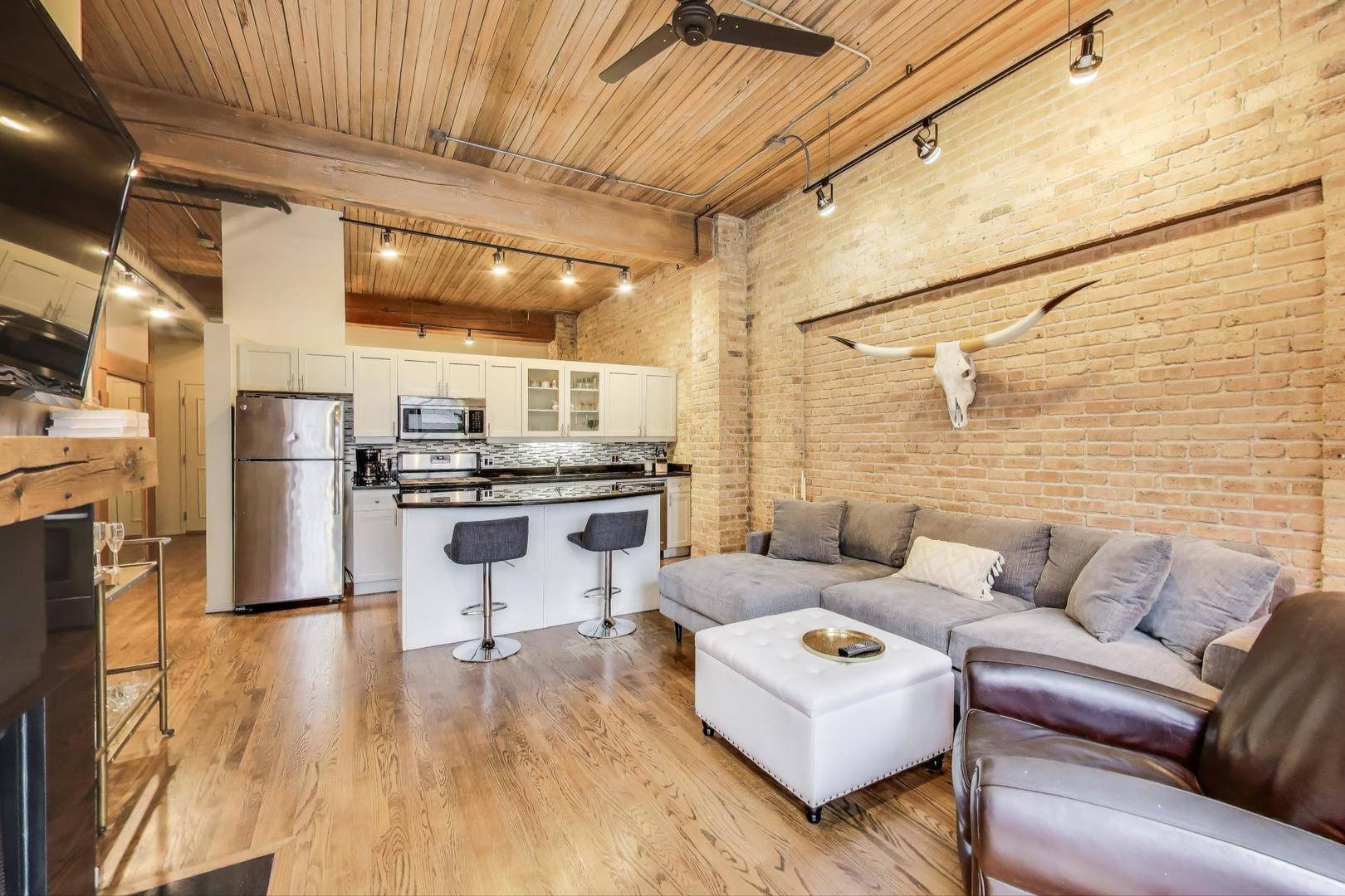 Chicago, IL 60647,2333 W Saint Paul AVE #126
