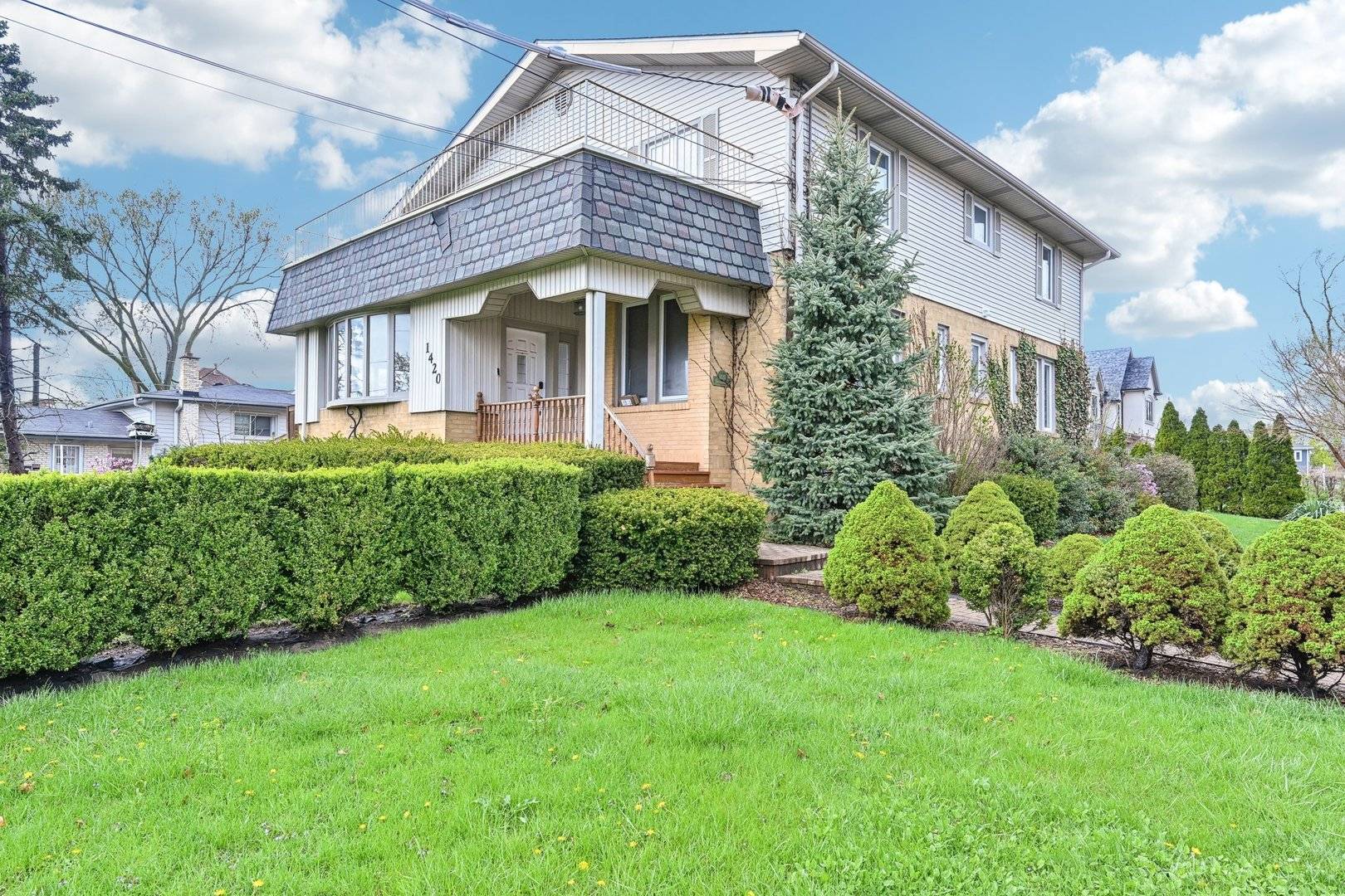 1420 Oakton ST, Park Ridge, IL 60068