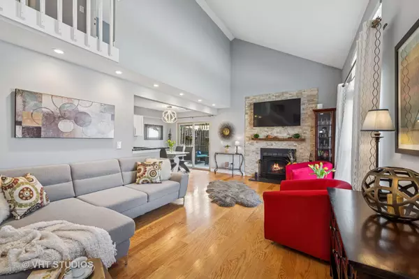 Palatine, IL 60067,1352 N Knollwood DR