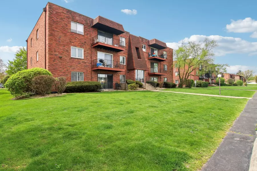 5704 W 128th ST #1C, Crestwood, IL 60418