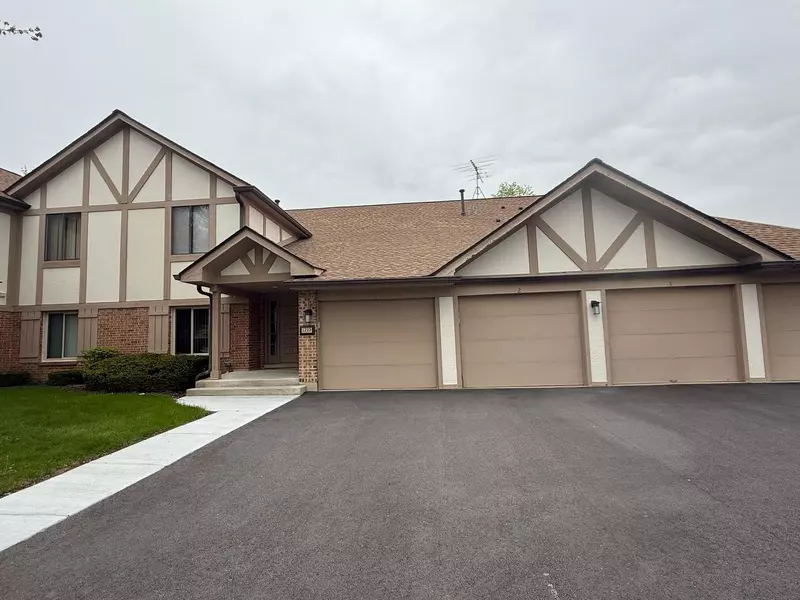 1223 Knottingham CT #2A, Schaumburg, IL 60193