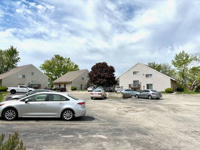 Bloomington, IL 61704,717-719 Fairmont DR