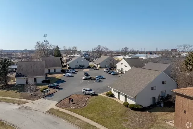 717-719 Fairmont DR, Bloomington, IL 61704