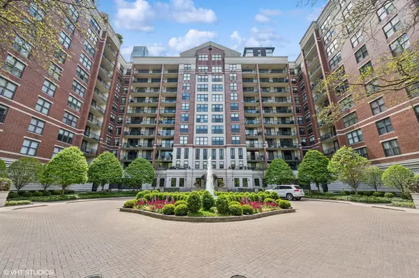 55 W Delaware PL #314, Chicago, IL 60610