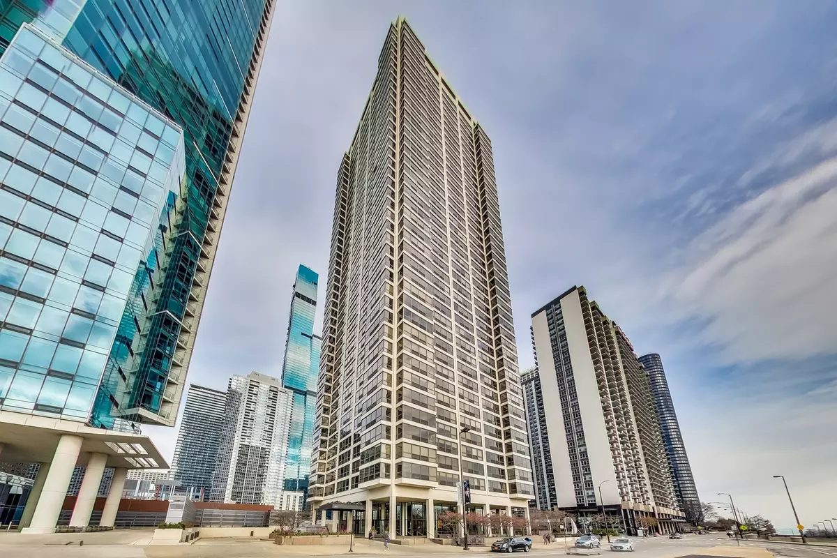 Chicago, IL 60601,360 E Randolph ST #1805