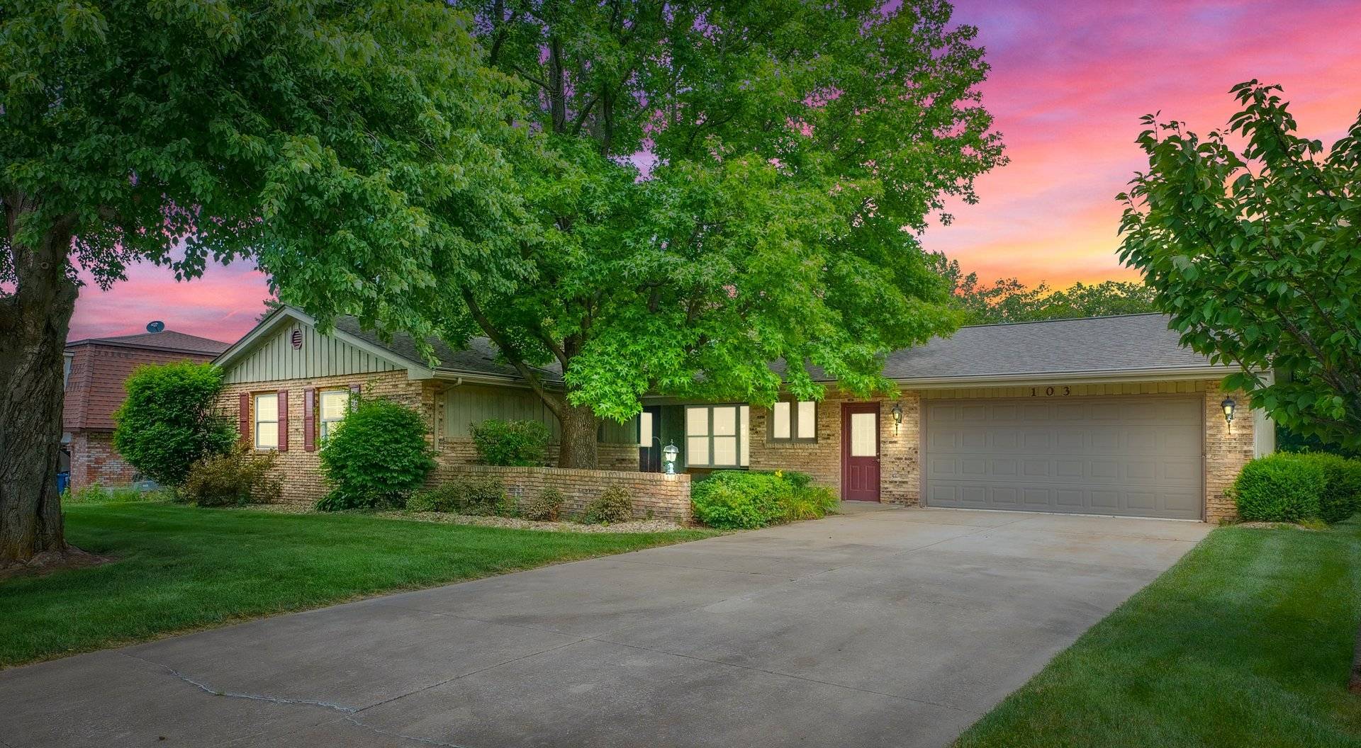 103 Salem RD, Monticello, IL 61856
