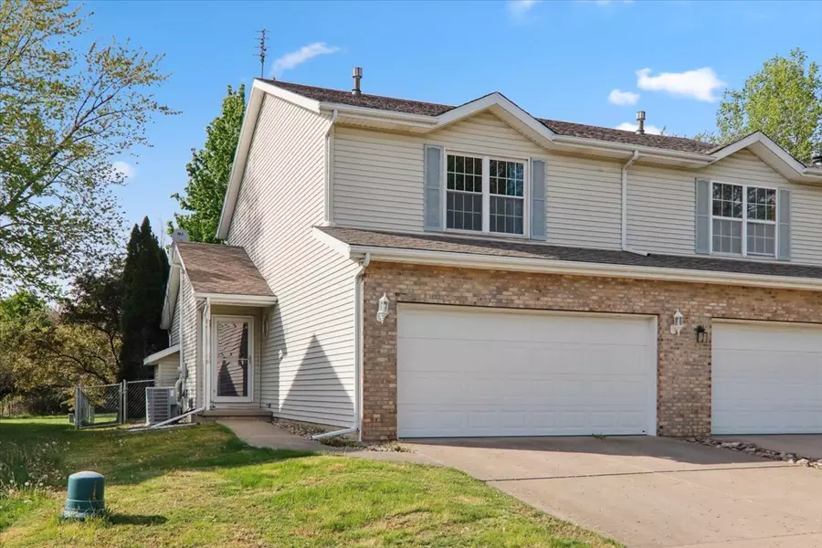2 Reading RD, Bloomington, IL 61701