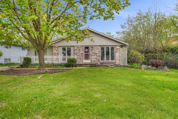 406 Surrey LN,  Lindenhurst,  IL 60046