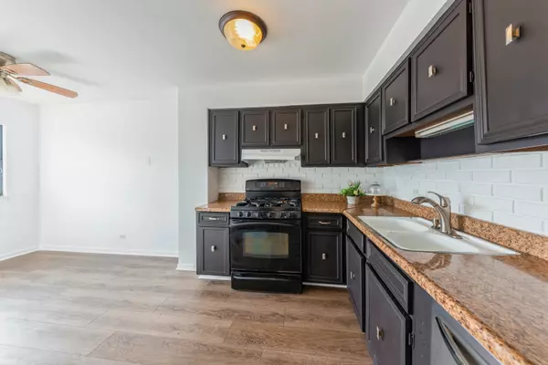 Waukegan, IL 60087,4209 Continental DR