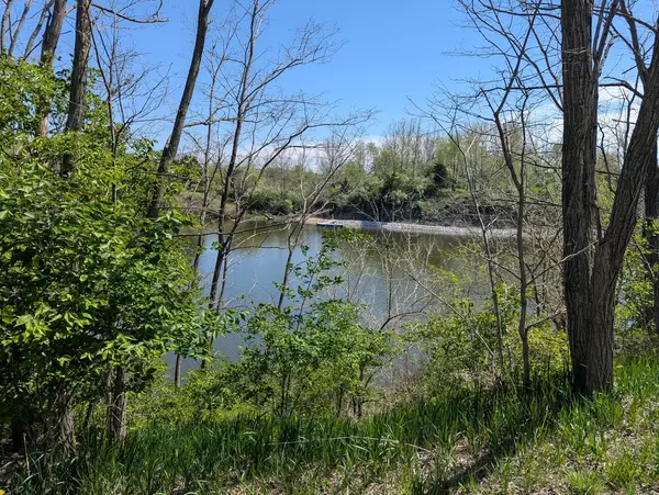 Danville, IL 61834,DOR1701B Henning RD