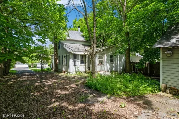 Libertyville, IL 60048,217 E Church ST