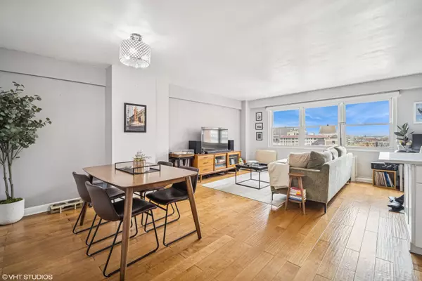 Chicago, IL 60657,2909 N Sheridan RD #1204