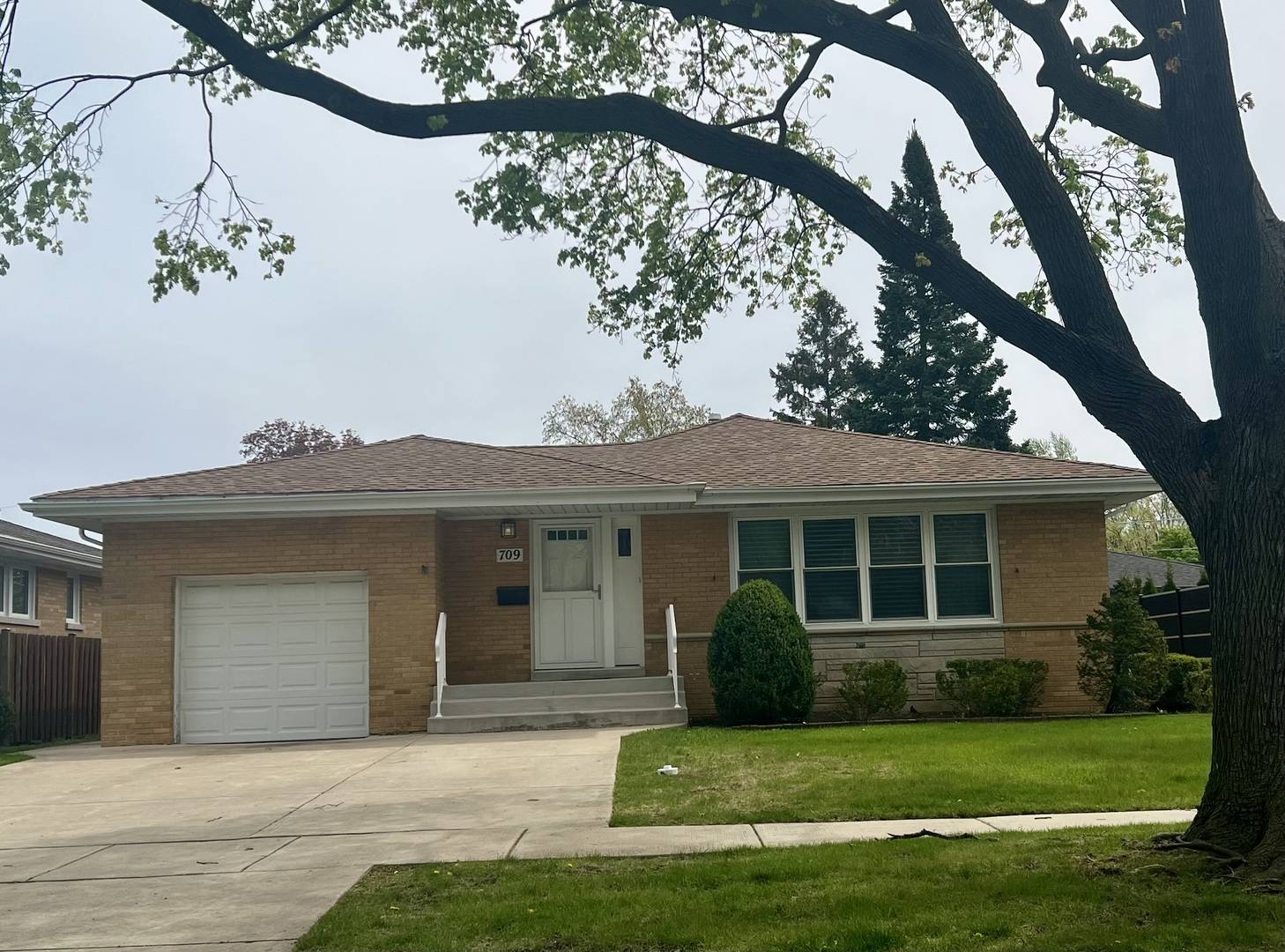 709 N Russel ST, Mount Prospect, IL 60056