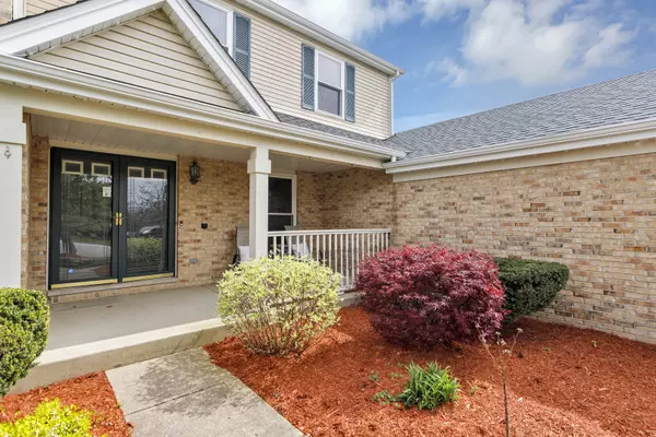 Algonquin, IL 60102,3 Regal CT