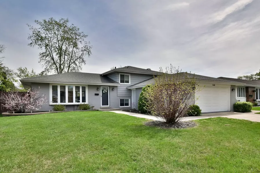 1509 Shelley CT, Darien, IL 60561