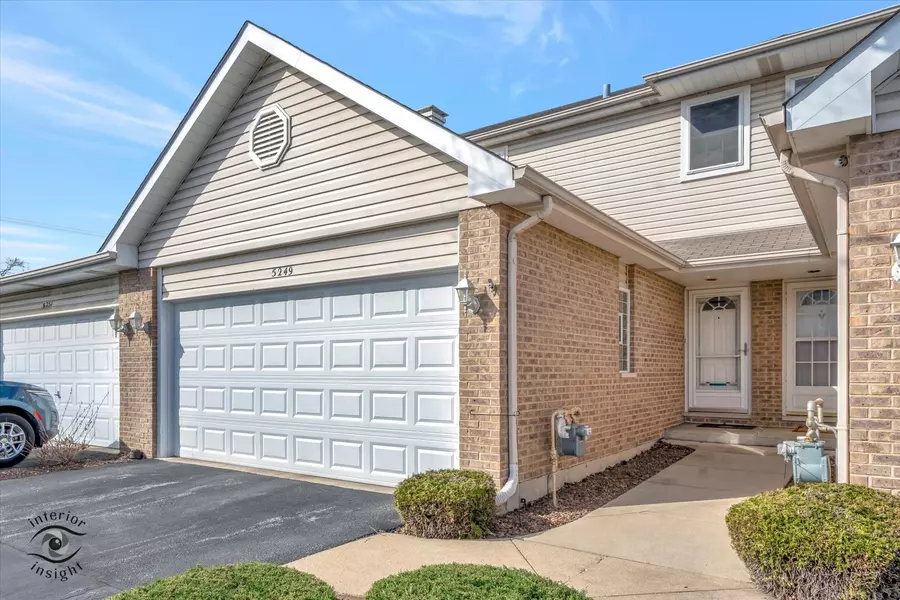 5249 W Mint Julip DR, Alsip, IL 60803